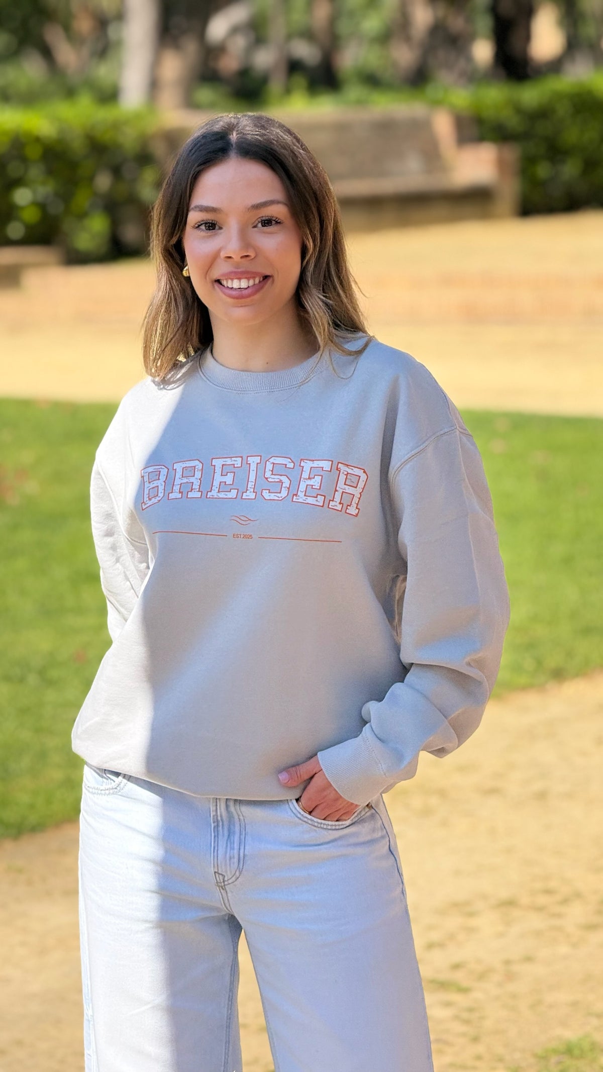 SUDADERA BREISER EST. 2025 — Gris